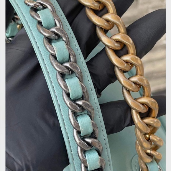 ❌Reserved❌🔥🔥Chanel Tiffany Blue Flap 19 Small Flap - Picture 14 of 16